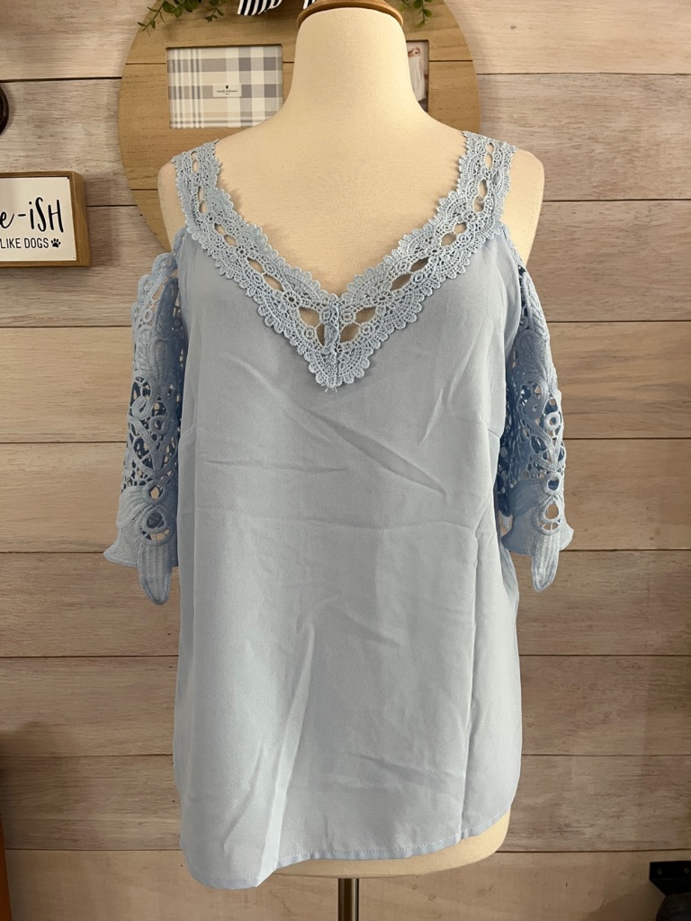 SHEIN Light Blue Lace-Trim Cold Shoulder Cami M